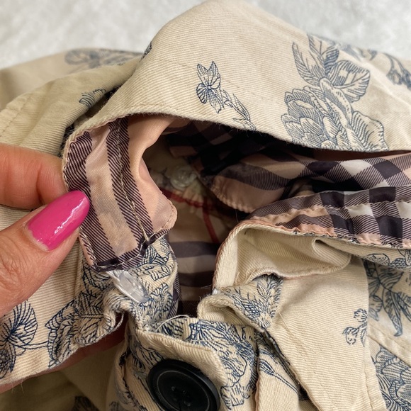 Floral Girl’s Coat with Hoodie Size 7 and up - Picture 7 of 13